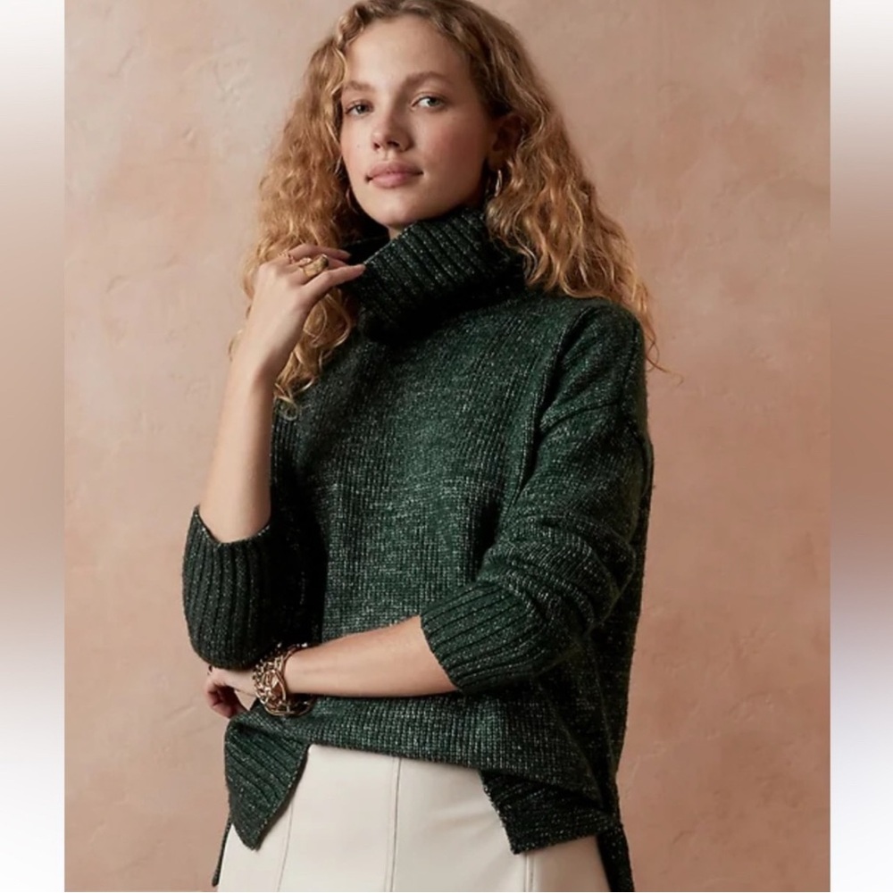 Banana Republic Women's Green Turtleneck Sweater